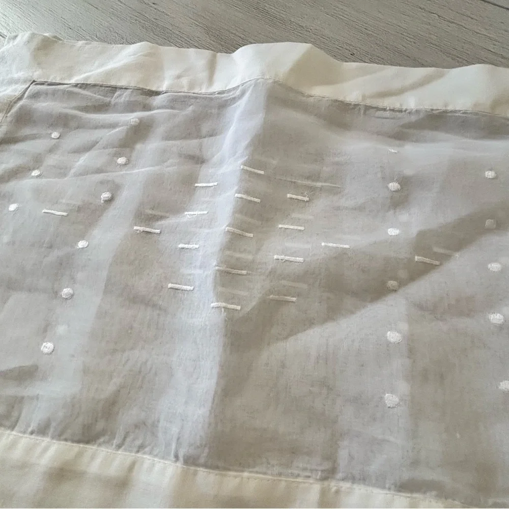 BLANC D’IVOIRE Set Of 2 White 100% Cotton Sheer Luxury Embroidered 19” X 13”